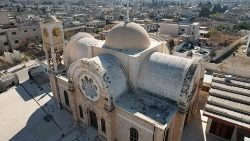 Luftaufnahme der beschädigten St.-Elias-Kirche in Qusayr in Homs am 14. Dezember 2024