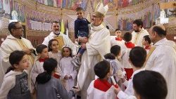 Le cardinal Pierbattista Pizzaballa, patriarche latin de Jérusalem, en l'église de la Sainte-Famille, à Gaza-ville, le 22 décembre 2024.