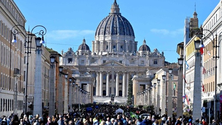 Påvens katekes: Låt oss lära oss av de vise männens tro och hopp till Jesusbarnet