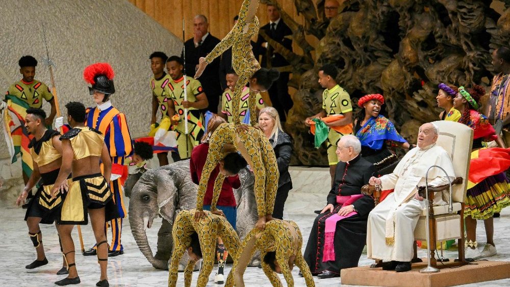 Афрыканскі цырк CircAfrica на агульнай аўдыенцыі ў Ватыкане