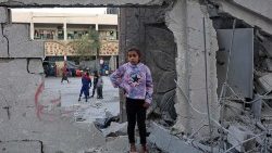 "أنقذوا الأطفال" تندد باستهداف المدارس في قطاع غزة