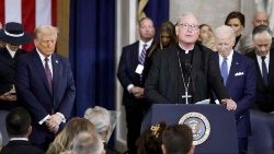 Кардынал Цімаці Долан падчас інаўгурацыі Дональда Трампа