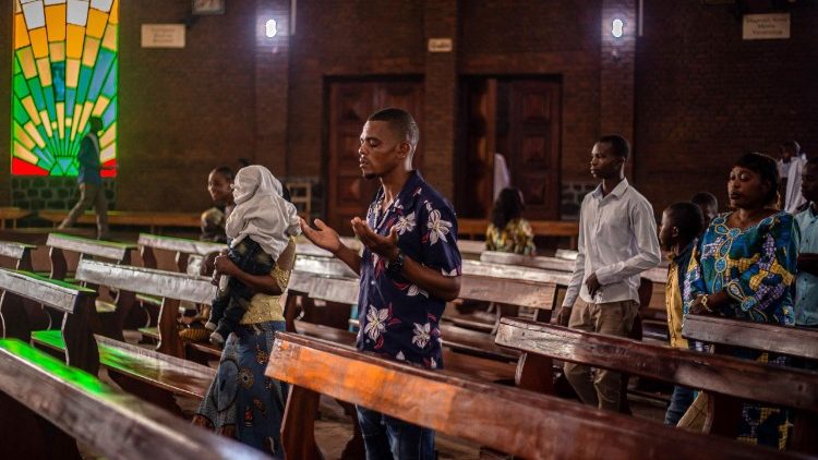 Des fidèles en prière, à Goma, le 2 février 2025.