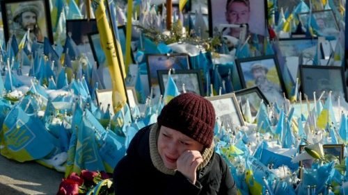 Gallagher: três anos de imenso sofrimento para a Ucrânia, acabem com o conflito