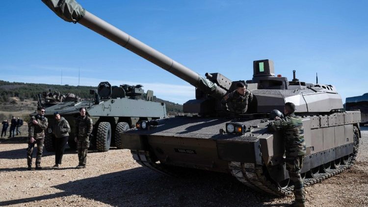 Întrebări privind reînarmarea într-o lume din ce în ce mai puțin capabilă de diplomație (imagine simbolică)