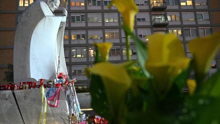 Le centre hospitalier Gemelli de Rome. 