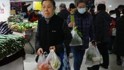 காய்கறி கடையும் நுகர்வோரும்