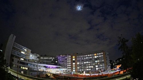 Il Papa dal Gemelli ha seguito gli Esercizi Spirituali in videocollegamento