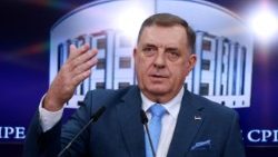 Serbenführer Milorad Dodik, dessen Festnahme angeordnet wurde, bei einer Pressekonferenz am 12.3.2025