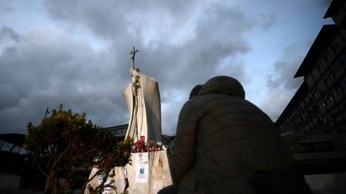 Pope has restful night at Rome's Gemelli hospital