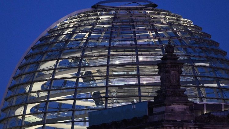 Kuppel des Deutschen Bundestags in Berlin