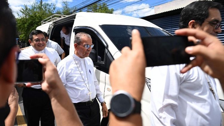 Cardenal Rosa Chavez 