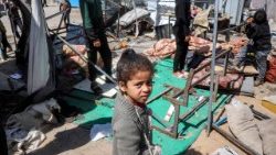 பாதிக்கப்பட்ட காசா பகுதி மக்கள் 