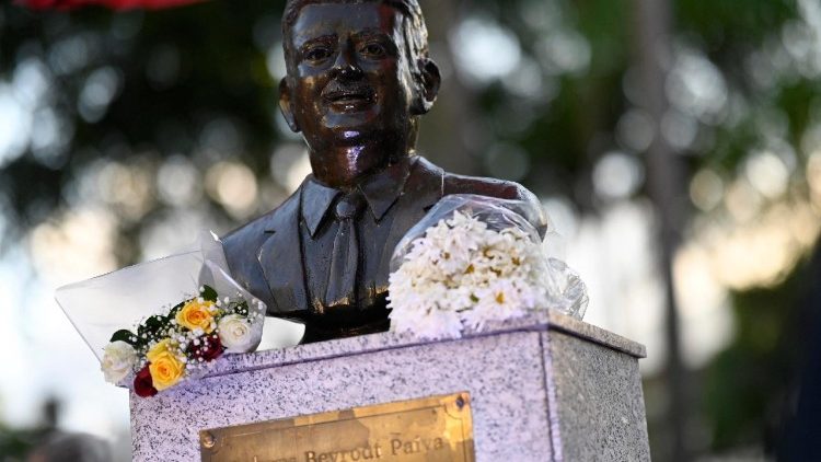 Busto de Rubens Beyrodt Paiva 