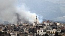 Colonne di fumo a Khiam nel Libano meridionale