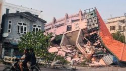 I danni causati dal terremoto in Myanmar