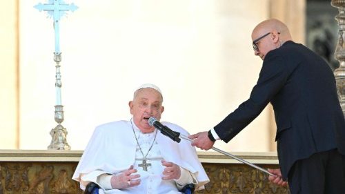 Papež František v neděli na Svatopetrském náměstí