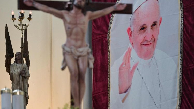 TOPSHOT-INDONESIA-VATICAN-RELIGION-POPE-OBIT