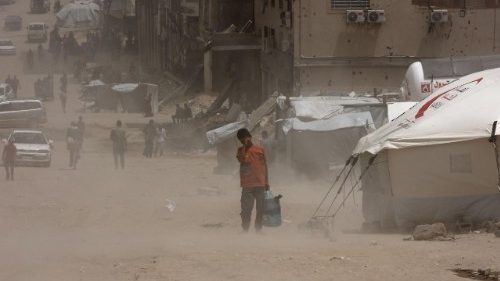 Nuovi attacchi di Israele su Gaza e Siria. Decine le vittime nella Striscia