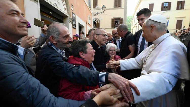 XIV.. Leó pápa a hívek körében Genazzanóban