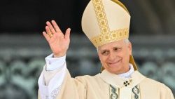 TOPSHOT-VATICAN-MASS-INAUGURATION-POPE