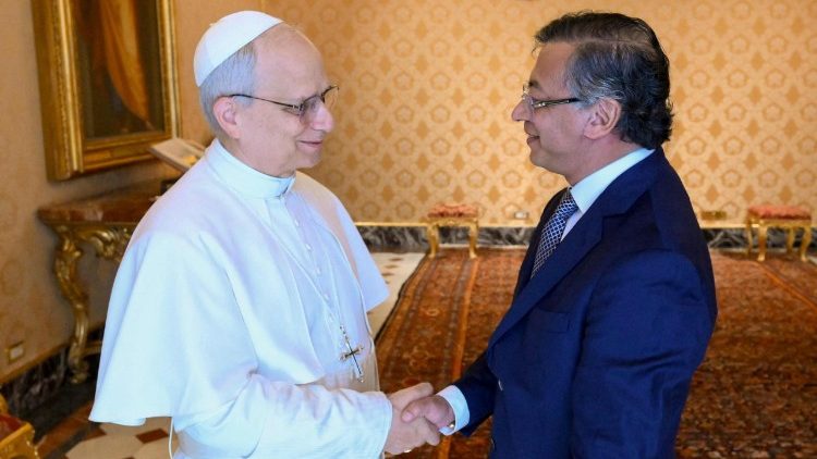 ലിയൊ പതിനാലാമൻ പാപ്പായും കൊളൊംബിയായുടെ പ്രസിഡൻറ് ഗുസ്താവൊ ഫ്രാൻസിസ്കൊ പേത്രൊ ഉറേഗൊയും, 19/05/25