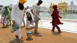 Auf dem Gelände des Sikh-Tempels von Amritsar in Nordindien