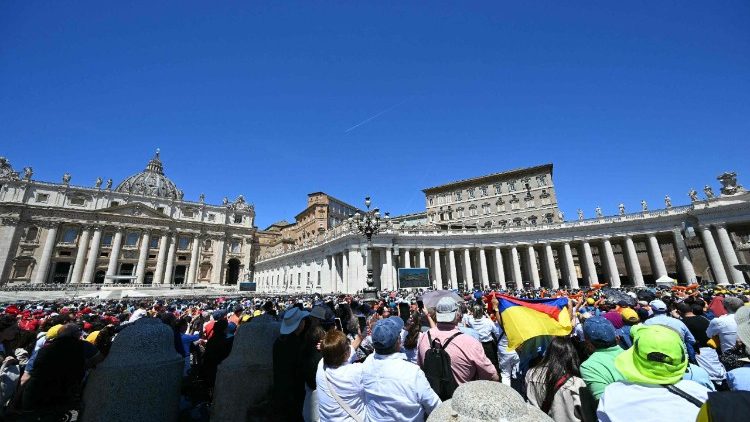VATICAN-RELIGION-POPE-ANGELUS