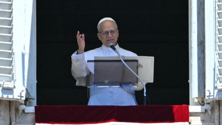 في كلمته قبل صلاة "افرحي يا ملكة السماء" البابا يشجع المؤمنين على أن يكونوا هيكلا مقدساً للرب