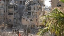 Taarifa inaonesha kwamba, kuna Watanzania 168 waliopo nchini Iran, wakiwemo wanafunzi 134 katika mji wa Qom na wengine 34 jijini Tehran. 