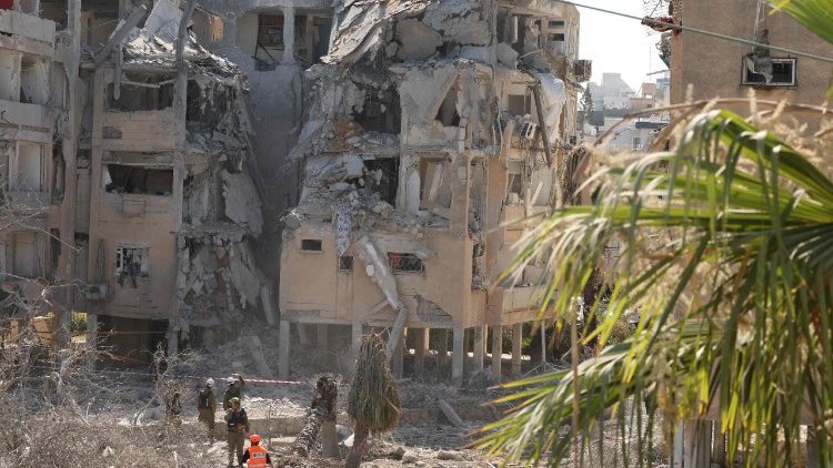 Taarifa inaonesha kwamba, kuna Watanzania 168 waliopo nchini Iran, wakiwemo wanafunzi 134 katika mji wa Qom na wengine 34 jijini Tehran. 