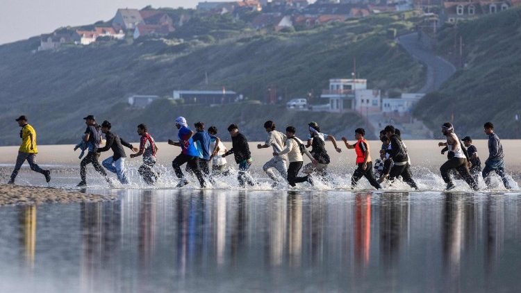 Tafakari ya Neno la Mungu, Dominika ya 15 ya Mwaka C wa Kanisa, Dominika ya Utume wa Bahari. Injili ya Msamaria Mwema ni kilele cha Amri kuu ya upendo na ni kati ya mafundisho makuu ya Kristo Yesu katika maisha na utume wake.