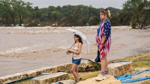 Pesar do Papa pelas vítimas das enchentes no Texas. E renova apelo pela paz