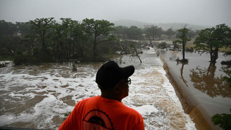 Iš krantų išsiliejusi Gvadalupės upė