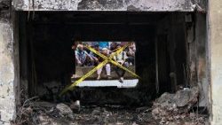 Watu zaidi ya 31 wamefariki dunia baada ya ndege ya kivita ya Jeshi la Anga la Bangladesh kuanguka katika Shule na Chuo cha Milestone 