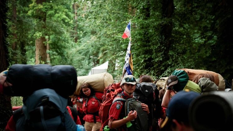 Jovens escoteiros durante o encontro “Clameurs!”