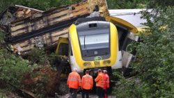 Helfer am Ort der Unglücksstelle