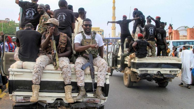 Sudan: Zwei Jahre Bürgerkrieg, 14 Millionen Menschen auf der Flucht