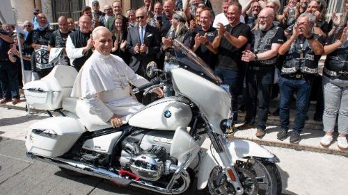 Signiertes „Papst-Motorrad“ f&uuml;r 130.000 Euro versteigert 
