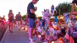 Visite al memoriale per Charlie Kirk a Phoenix, Arizona