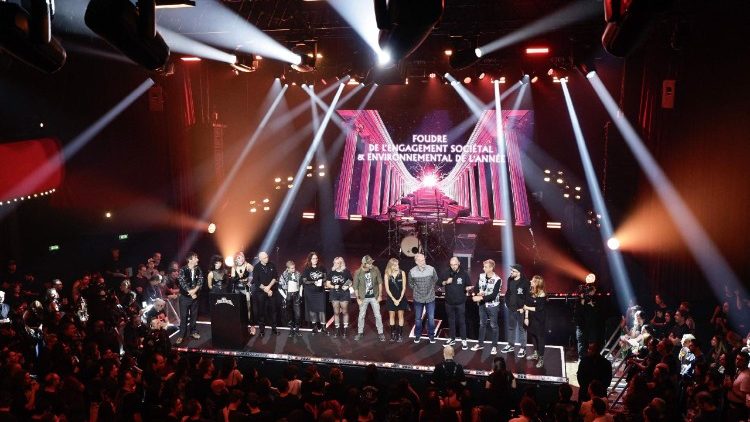 Kuna ukoma wa kupenda anasa na starehe