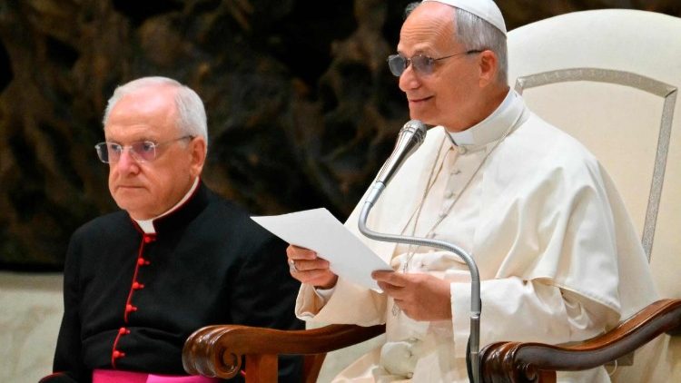 வத்திக்கான் தூய ஆறாம் பவுல் அரங்கத்தில் திருத்தந்தை பதினான்காம் லியோ 