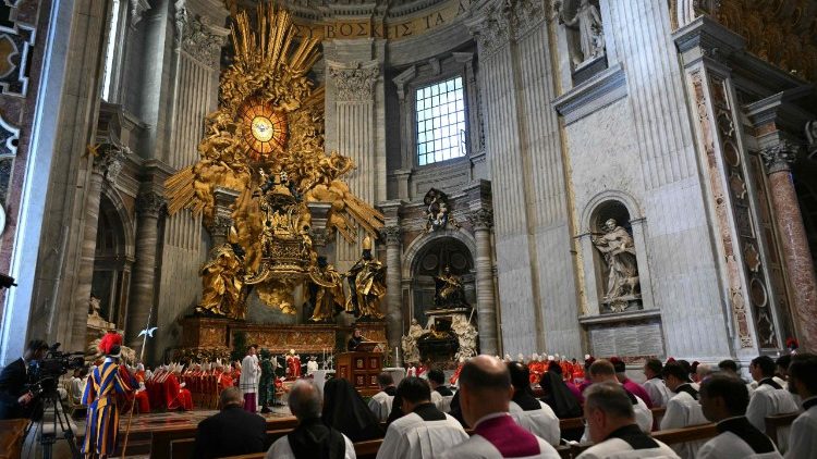 संत पेत्रुस महागिरजाघर में  पवित्र निस्सा की अध्यक्षता करते हुए संत पापा लियो 14 वें