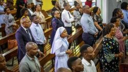 வழிபாட்டில் ஆபிரிக்கக் கத்தோலிக்கக் கிறிஸ்தவர்கள் 