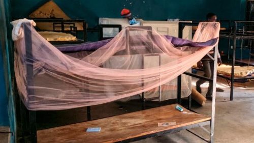 Iš katalikiško bendrabučio Nigerijoje pagrobta šimtai vaikų