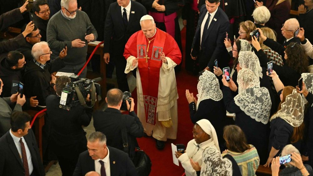 Papa Leon XIV în cadrul întâlnirii de rugăciune care a avut loc la Catedrala Sfântul Duh, din Istanbul, în cursul dimineții de vineri, 28 noiembrie a.c., în cea de-a doua zi a călătoriei apostolice în Turcia