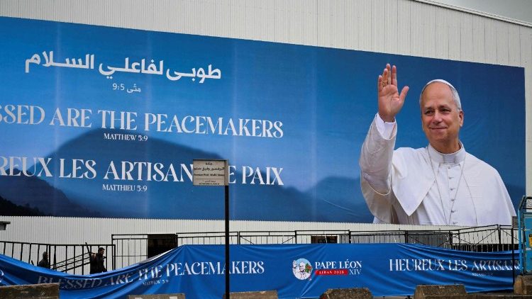 À Beyrouth, les Libanais se préparent à l'arrivée du Pape Léon XIV, dimanche 30 novembre 2025. 