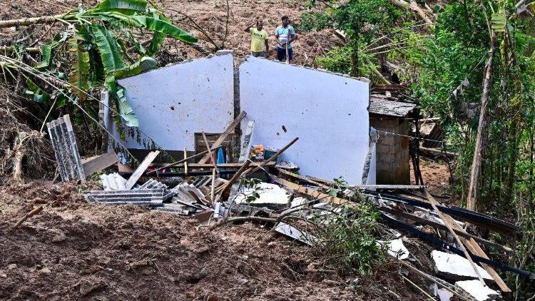 la devastación en la aldea de Hadabima, en el centro de Sri Lanka