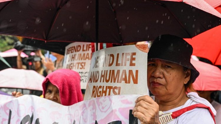 የሰብዓዊ መብት እንዲከበር የሚጠይቁ ሰልፈኞች - በፊሊፒንስ 