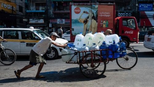 Myanmar, la "policrisi" a cinque anni dal colpo di Stato militare
